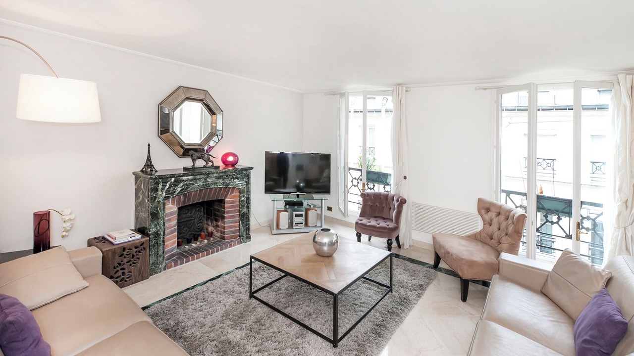 Photo of Livingroom in 8th Arrondissement