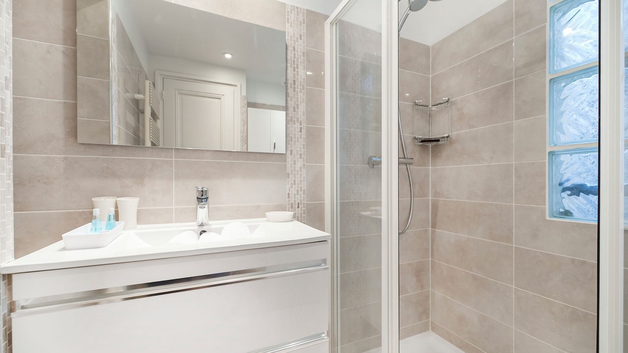 Photo of Bathroom in 8th Arrondissement