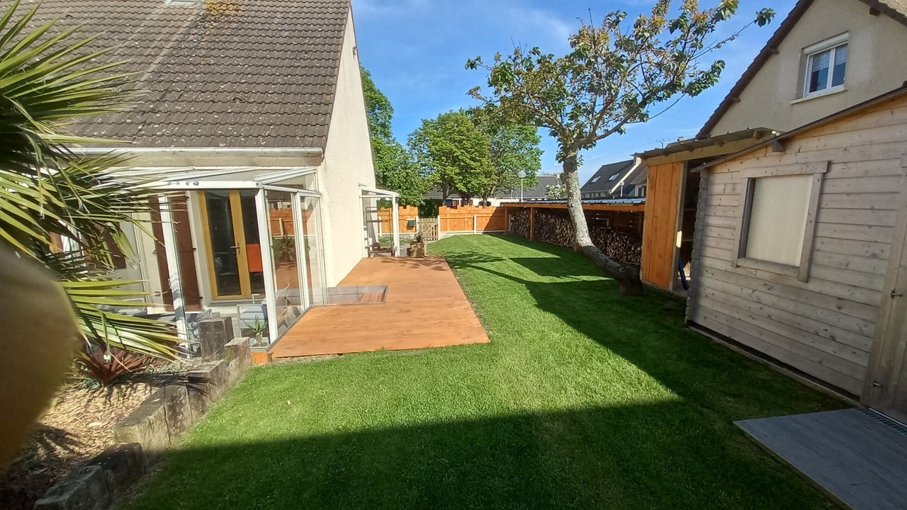 Photo of Patio Balcony in Saint-Regnobert-de-la-Cote-de-Nacre