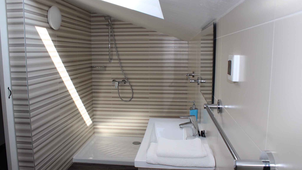 Photo of Bathroom in Verunic