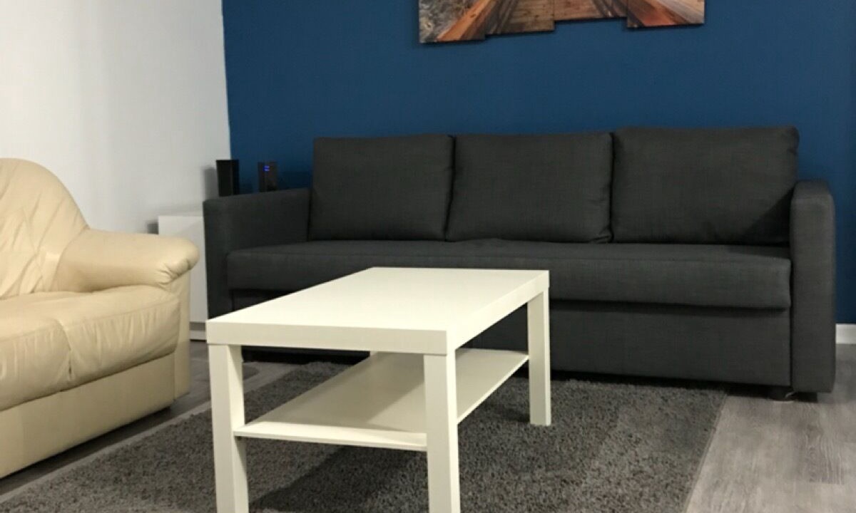 Photo of Livingroom in Downtown Niagara Falls