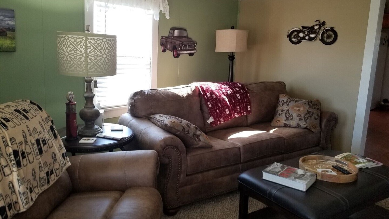 Photo of Livingroom in Holts Summit