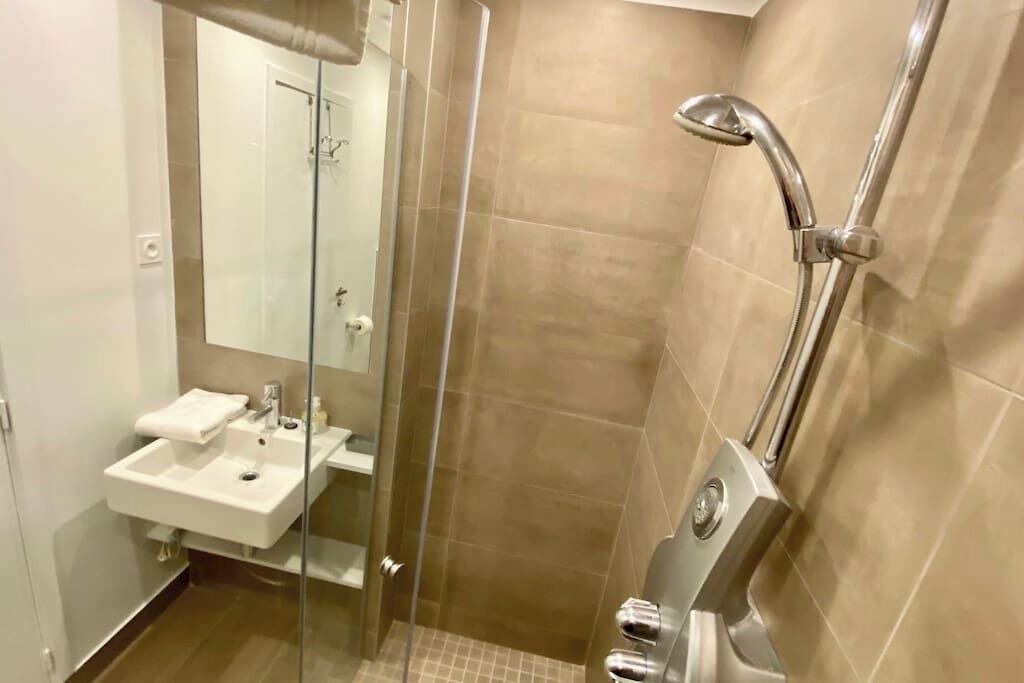 Photo of Others in Enfants-Rouges