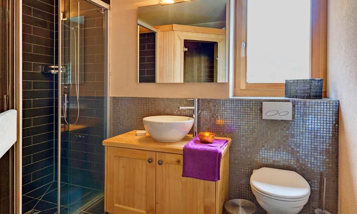 Photo of Bathroom in Vex