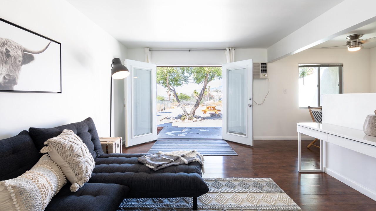 Photo of Livingroom in Desert Hot Springs