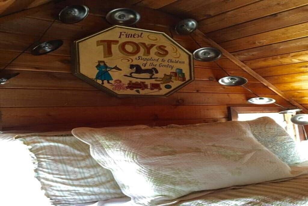 Photo of Bedroom in Cobham