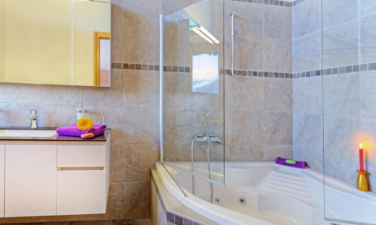 Photo of Bathroom in Vex