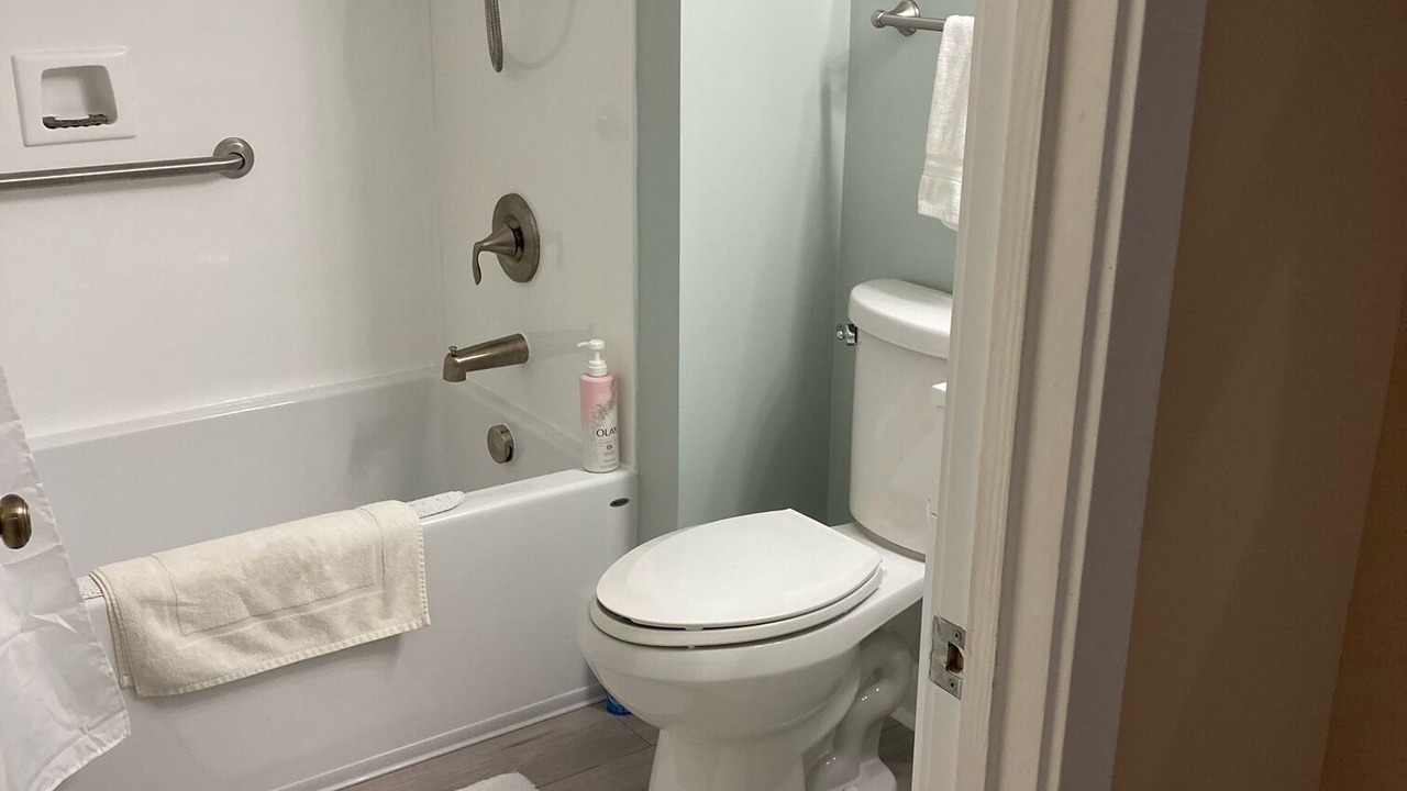 Photo of Bathroom in Beachwalk