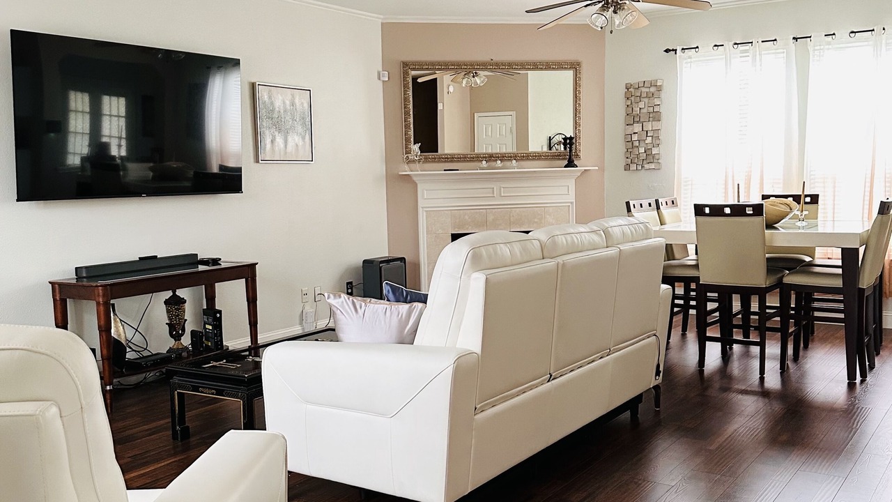 Photo of Livingroom in Tomball