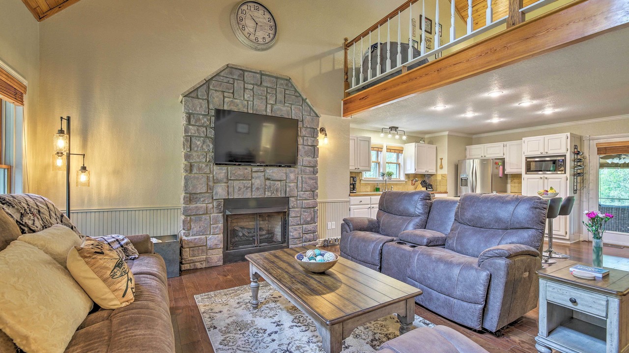Photo of Livingroom in Calico Rock