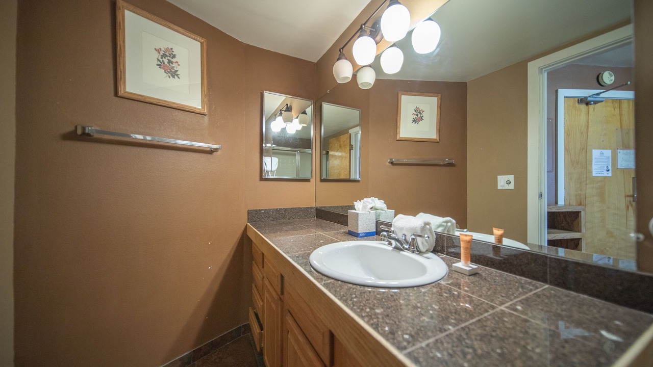 Photo of Bathroom in Lakeside Village