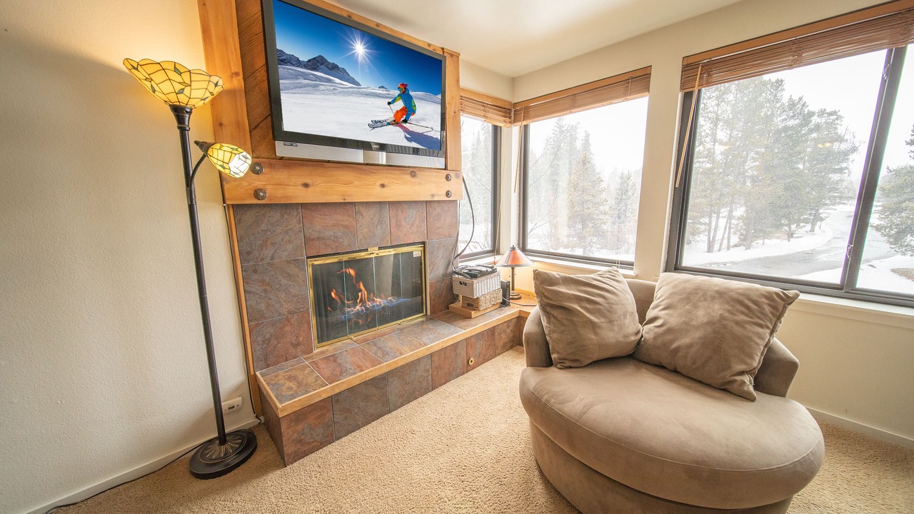 Photo of Livingroom in Lakeside Village