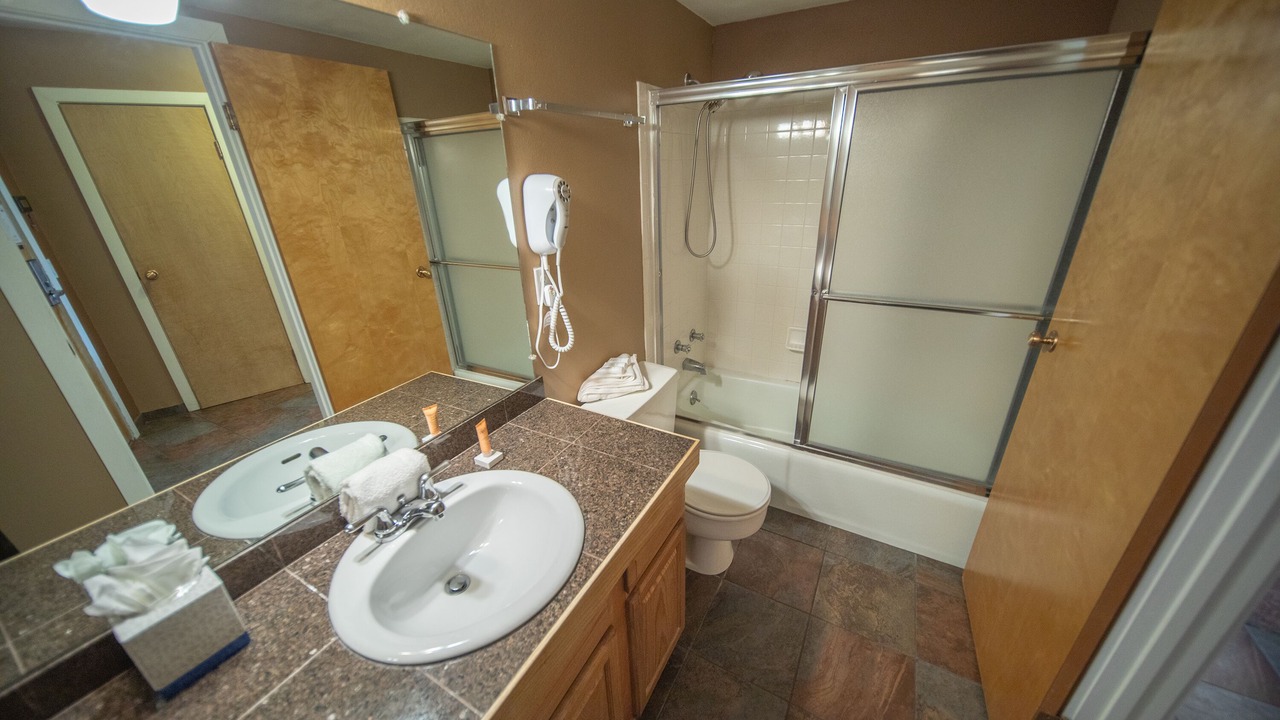 Photo of Bathroom in Lakeside Village