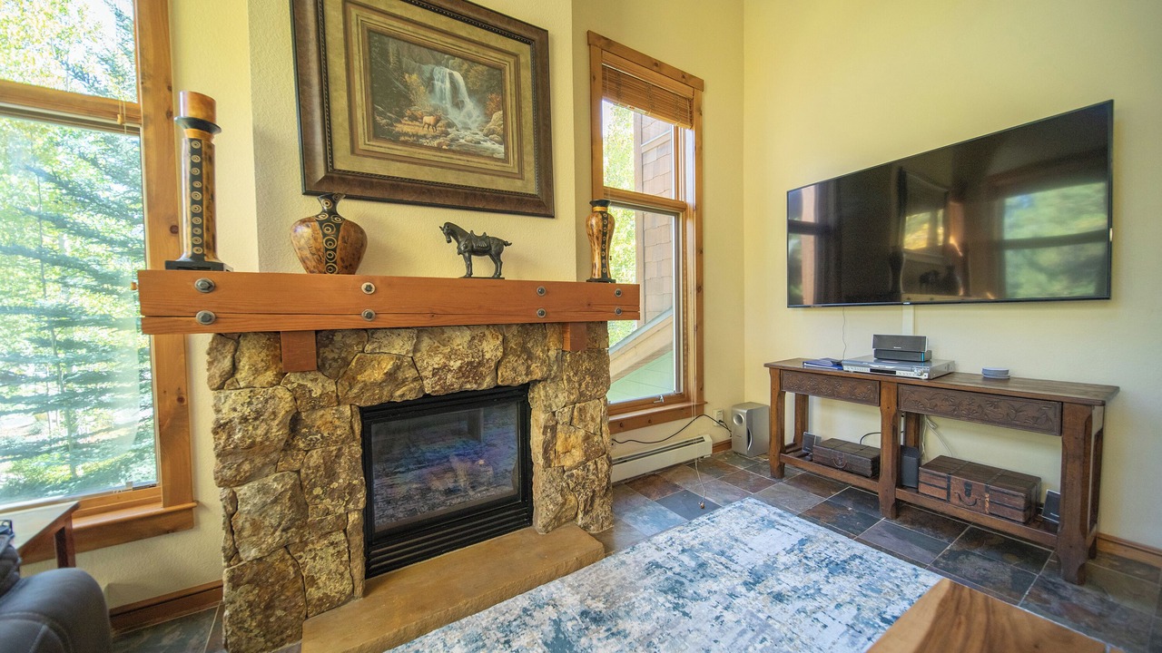 Photo of Livingroom in Lakeside Village