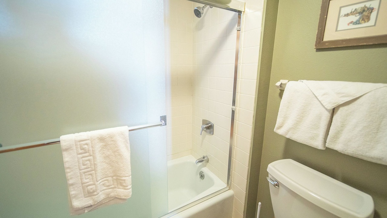 Photo of Bathroom in Lakeside Village