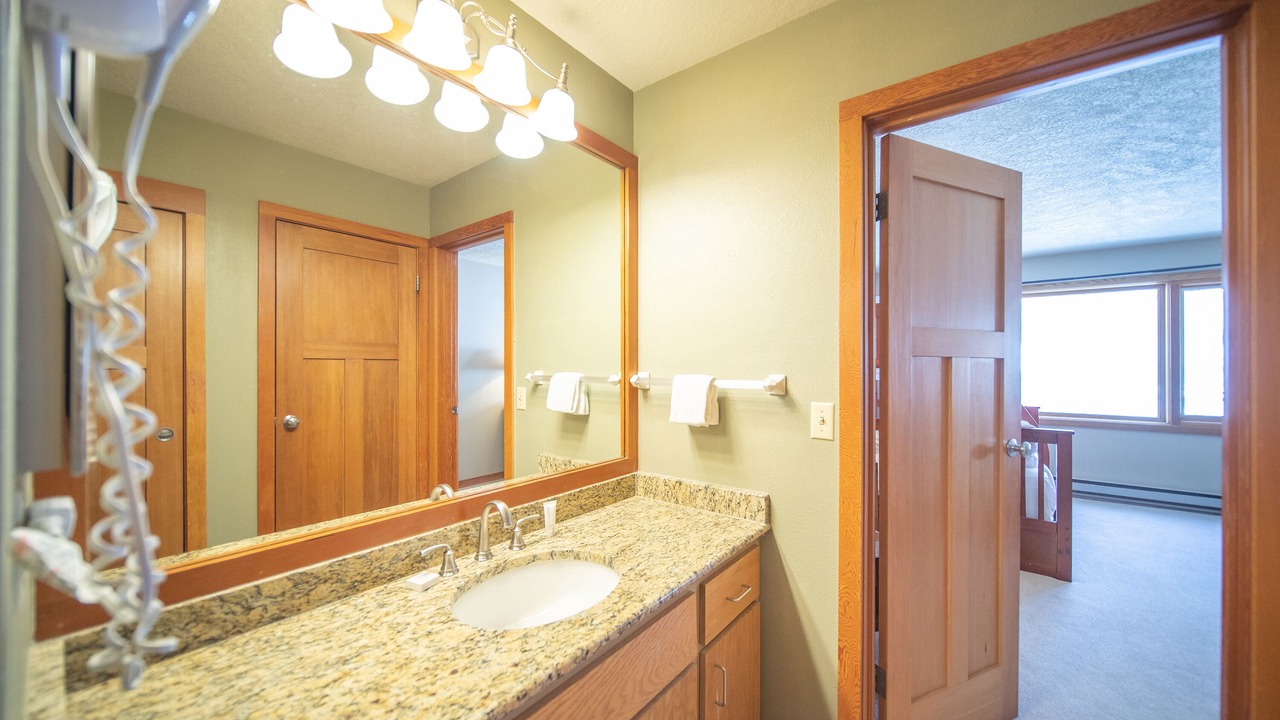 Photo of Bathroom in Lakeside Village