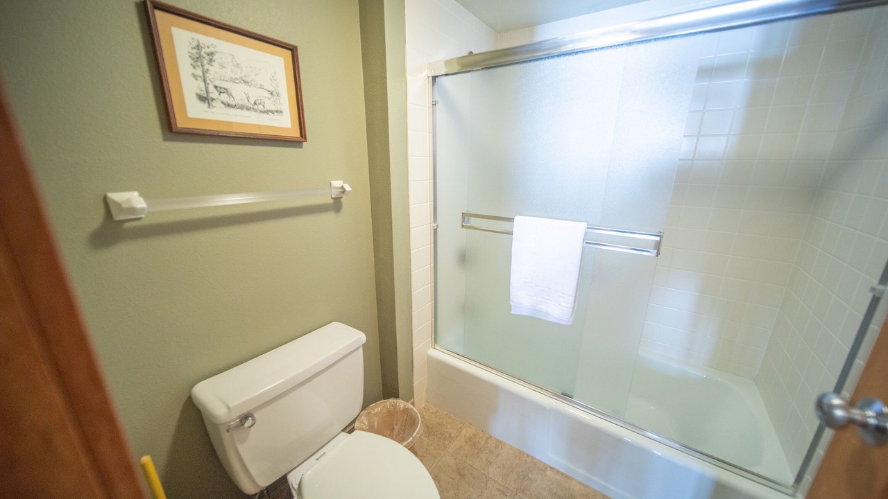 Photo of Bathroom in Lakeside Village