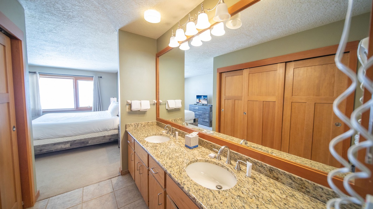 Photo of Bathroom in Lakeside Village