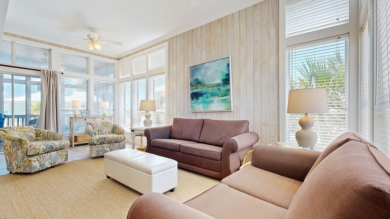 Photo of Livingroom in Gulf Trace