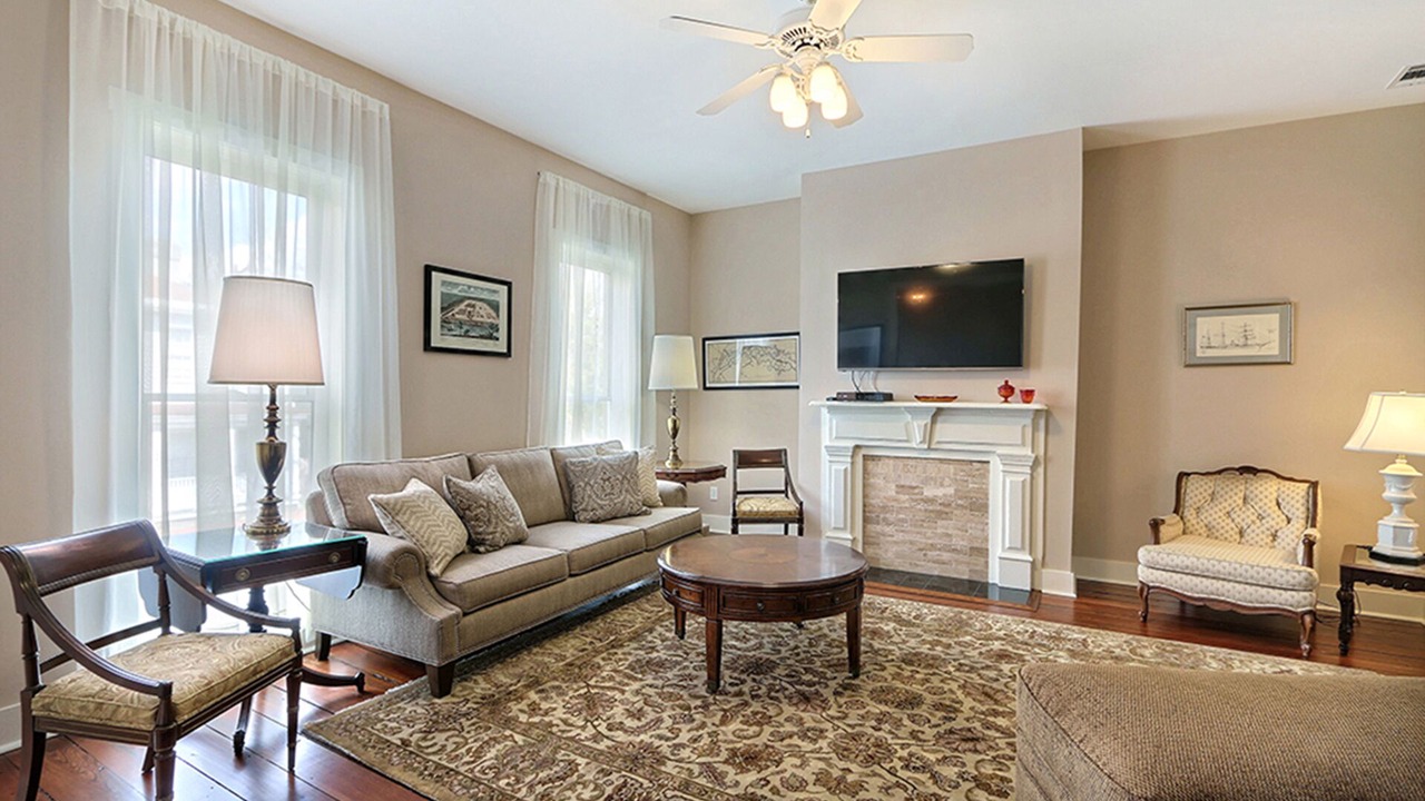 Photo of Livingroom in Savannah Victorian District