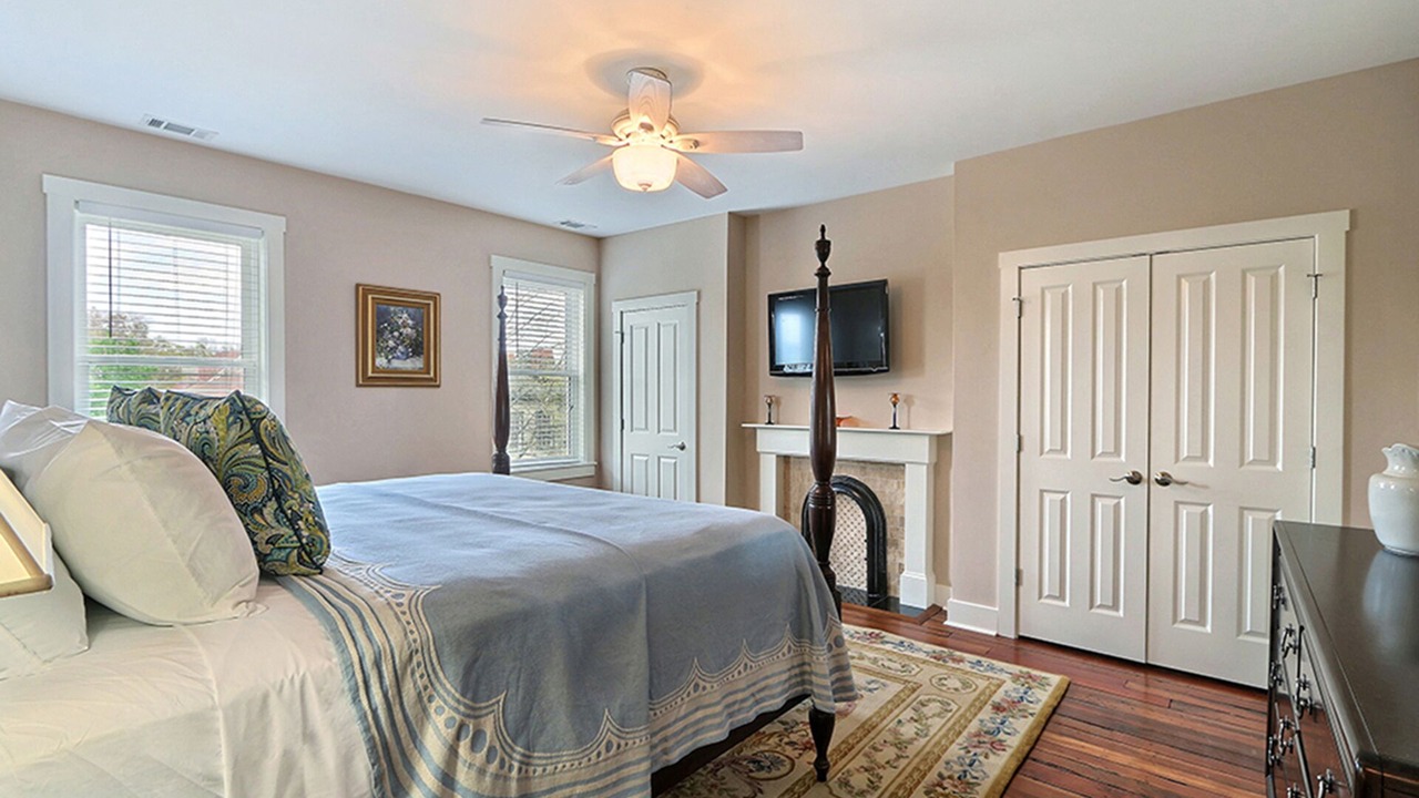Photo of Bedroom in Savannah Victorian District