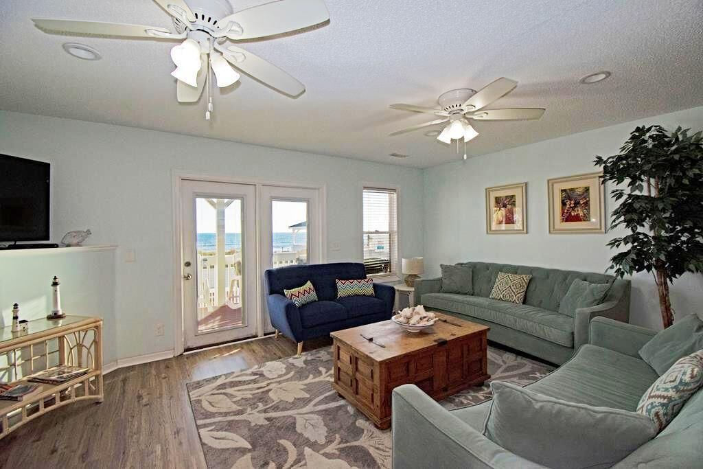 Photo of Livingroom in Ocean Isle Beach