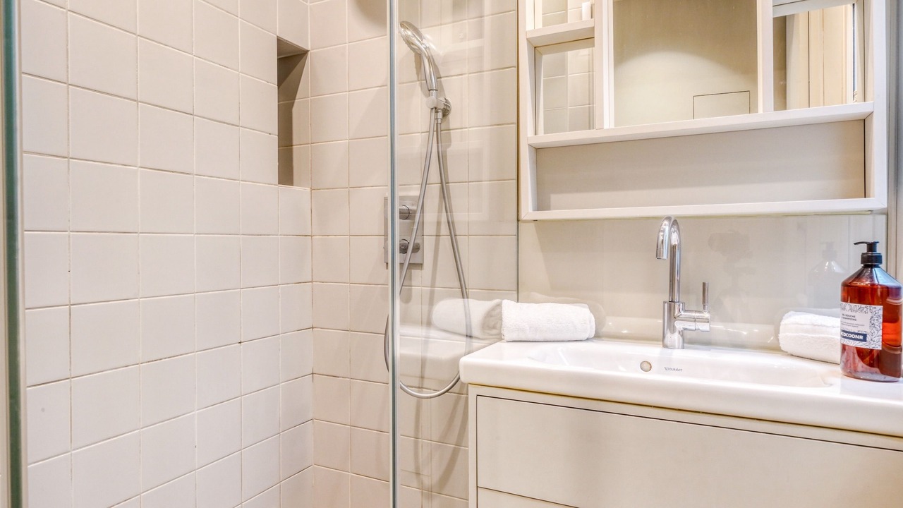 Photo of Bathroom in Hotel de Ville - Quinconces