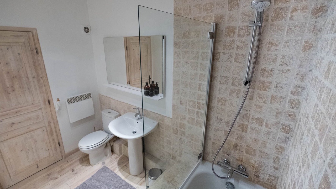 Photo of Bathroom in Ceret