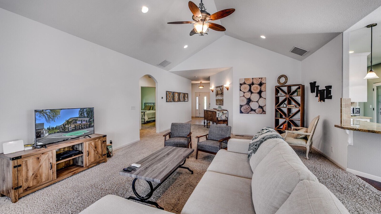 Photo of Livingroom in Murphys