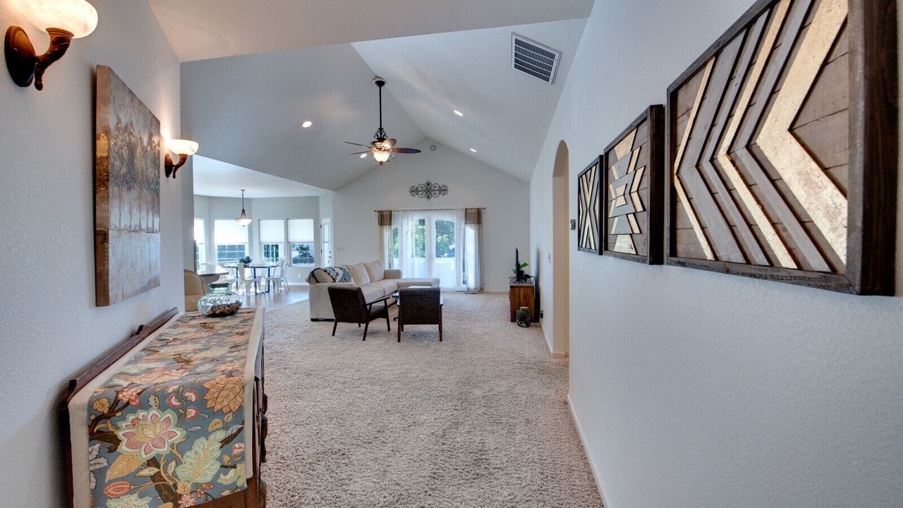 Photo of Livingroom in Murphys