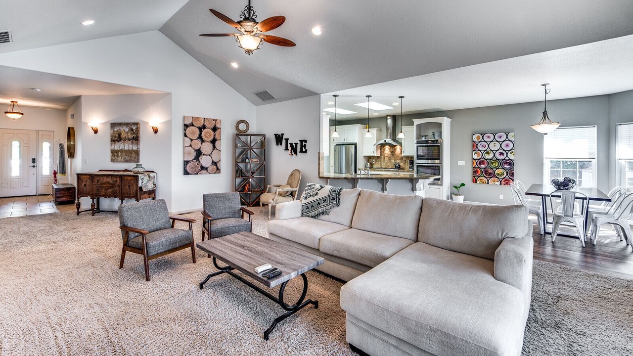 Photo of Livingroom in Murphys