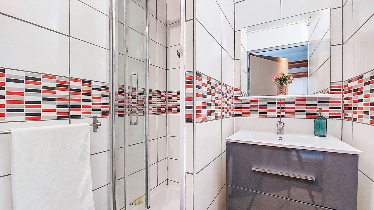 Photo of Bathroom in Le Grau-Du-Roi