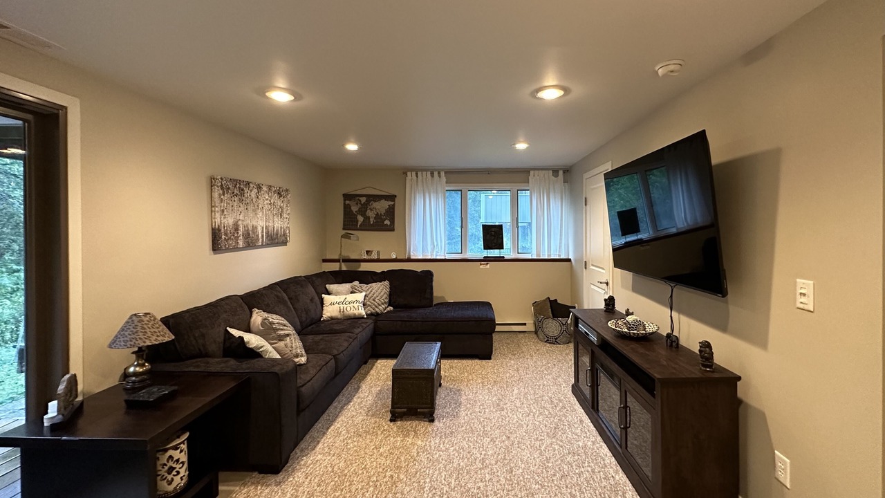 Photo of Livingroom in The Galena Territory