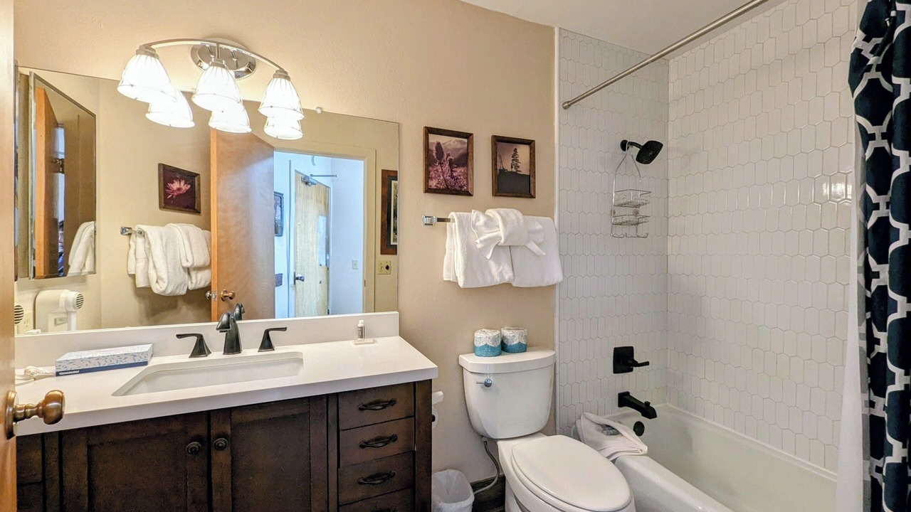 Photo of Bathroom in Lakeside Village