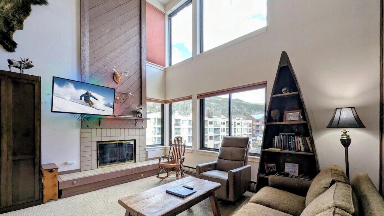 Photo of Livingroom in Lakeside Village