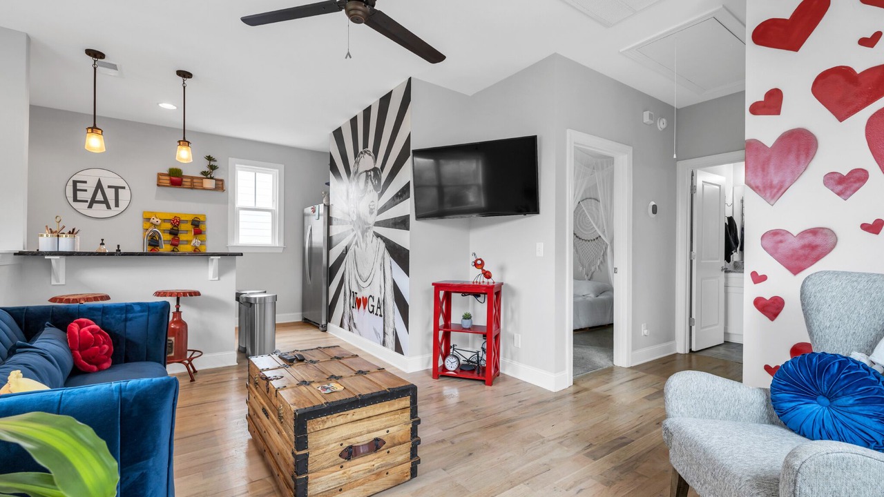 Photo of Livingroom in St. Elmo Improvement League