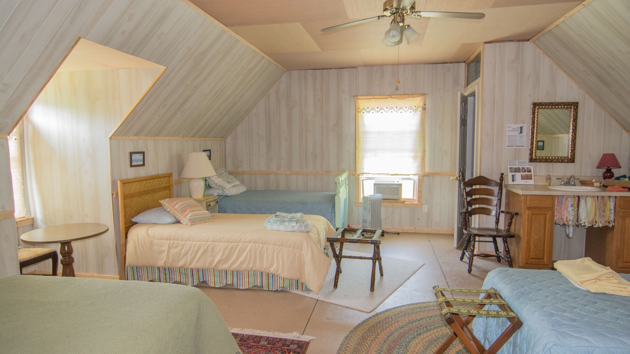 Photo of Bedroom in Southmont