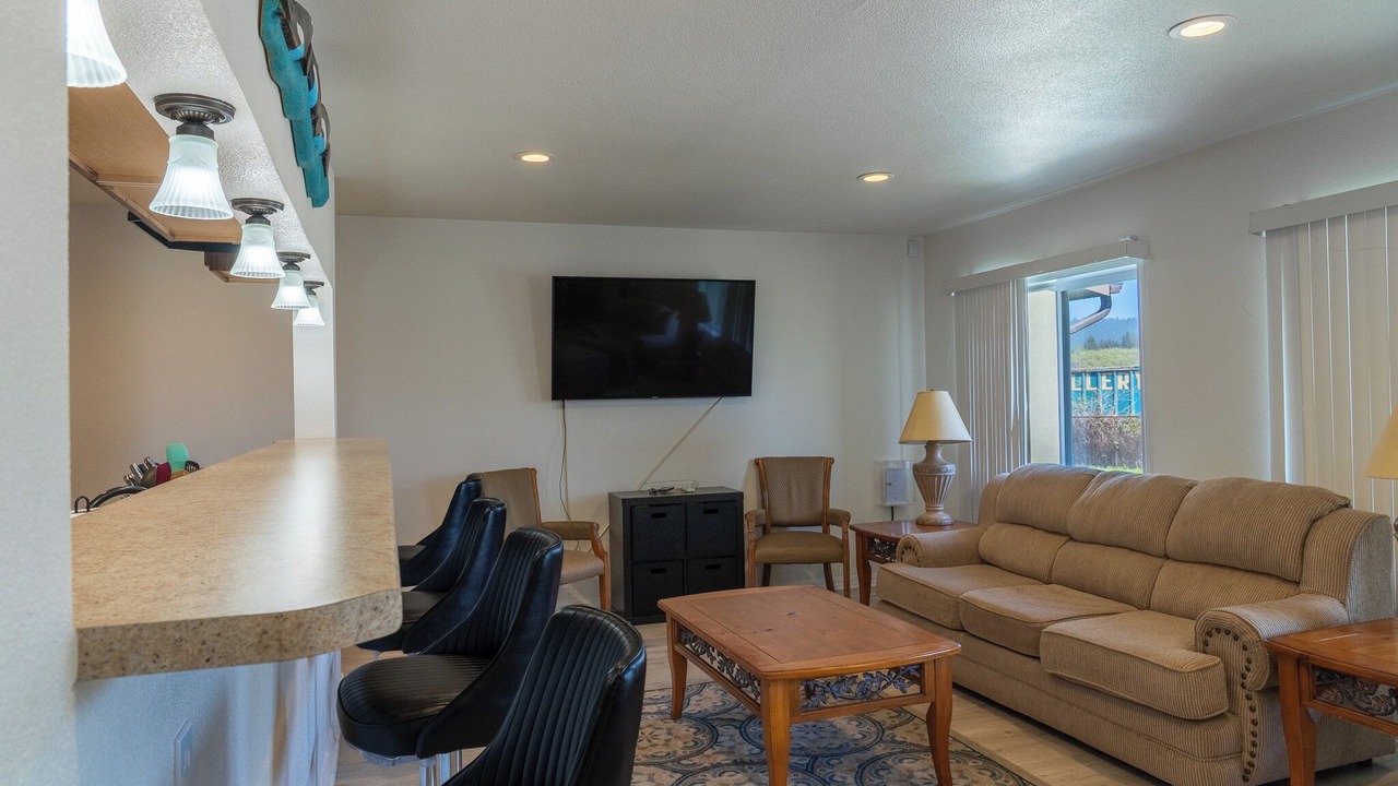 Photo of Livingroom in Bertsch-Oceanview
