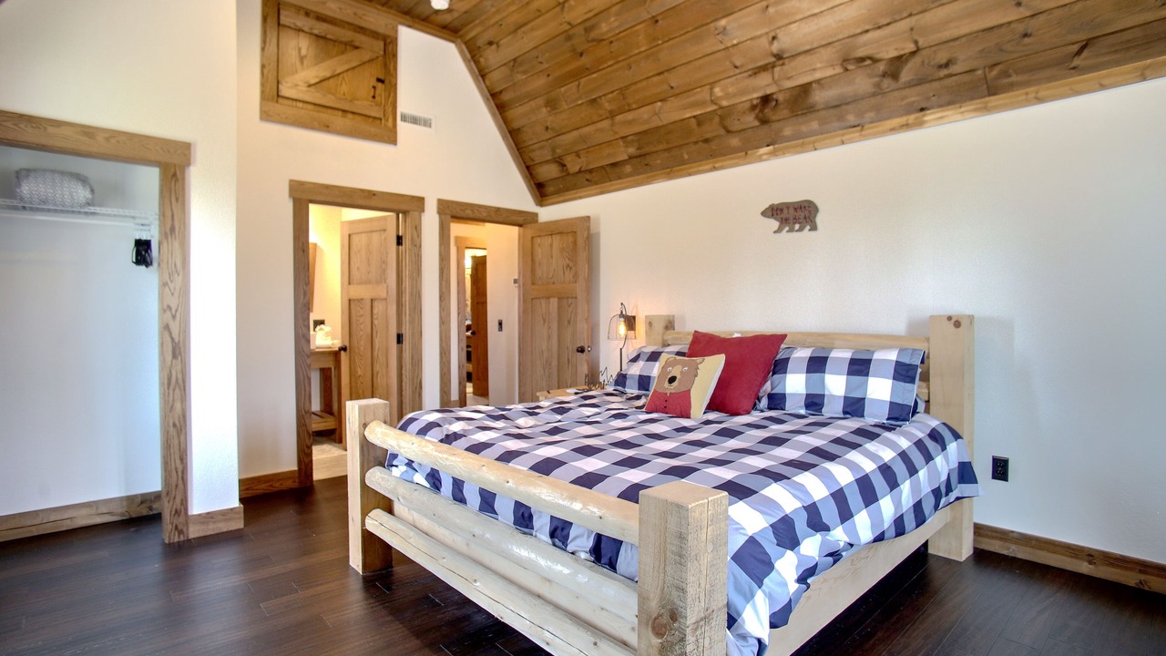 Photo of Bedroom in Chalet Village North
