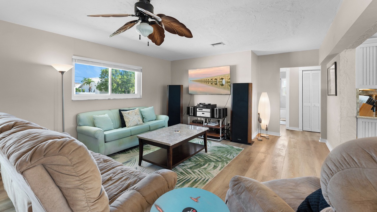 Photo of Livingroom in Cudjoe Gardens
