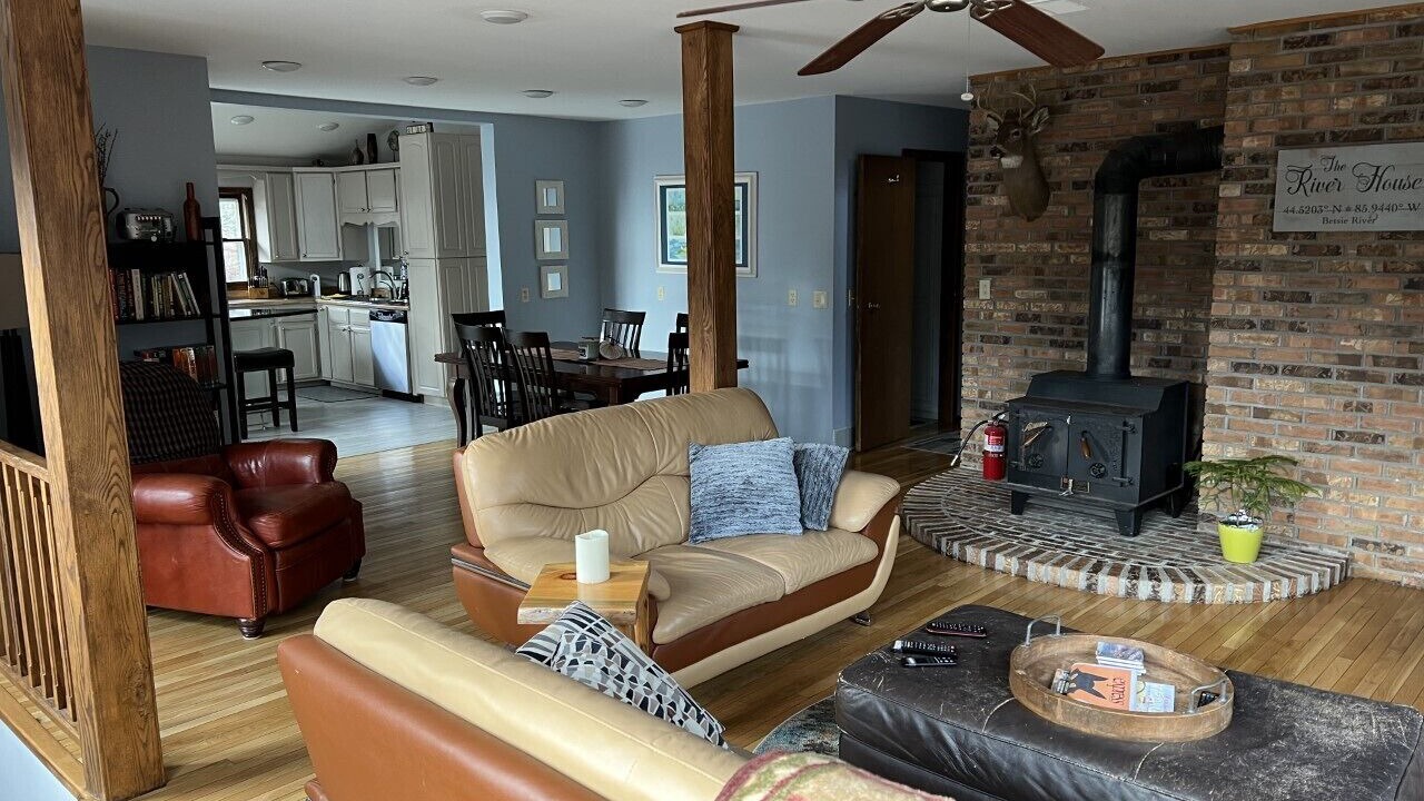 Photo of Livingroom in Thompsonville