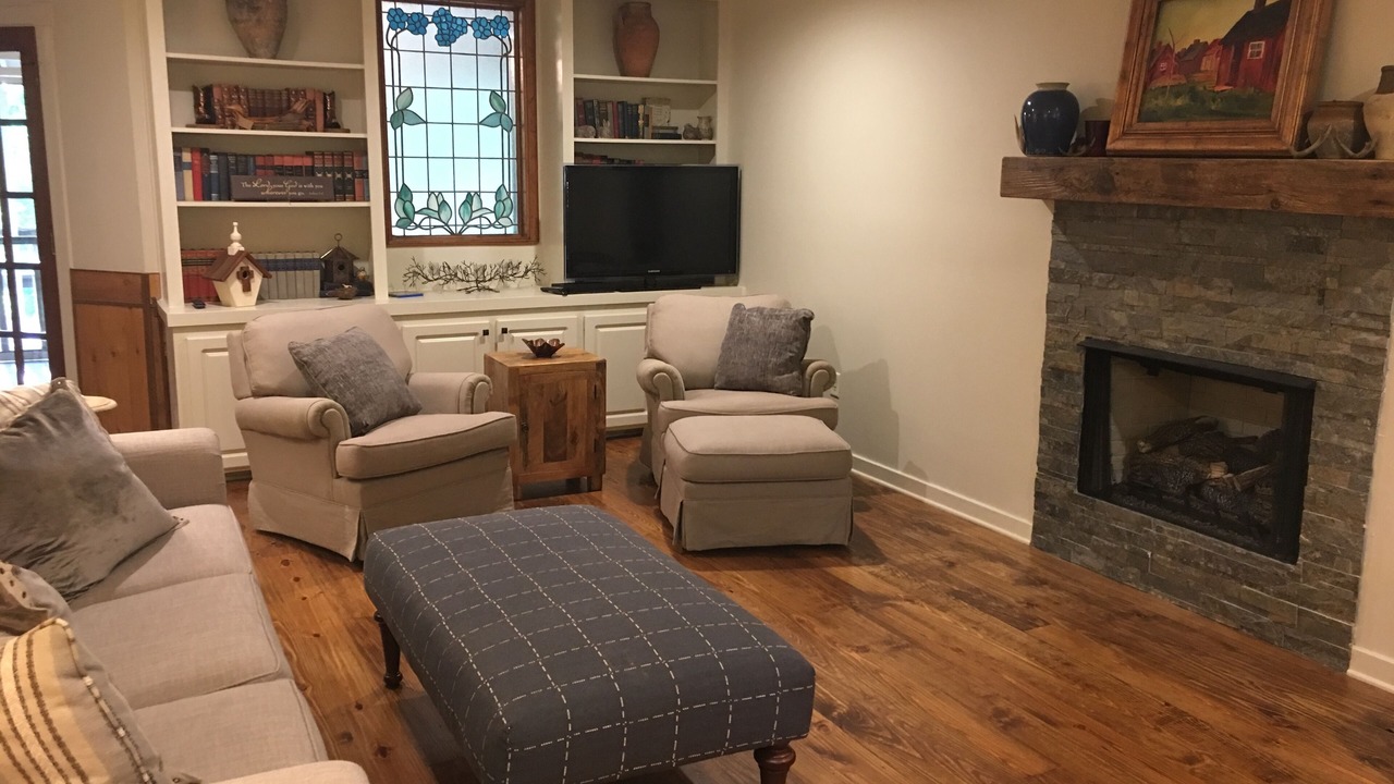 Photo of Livingroom in Canton