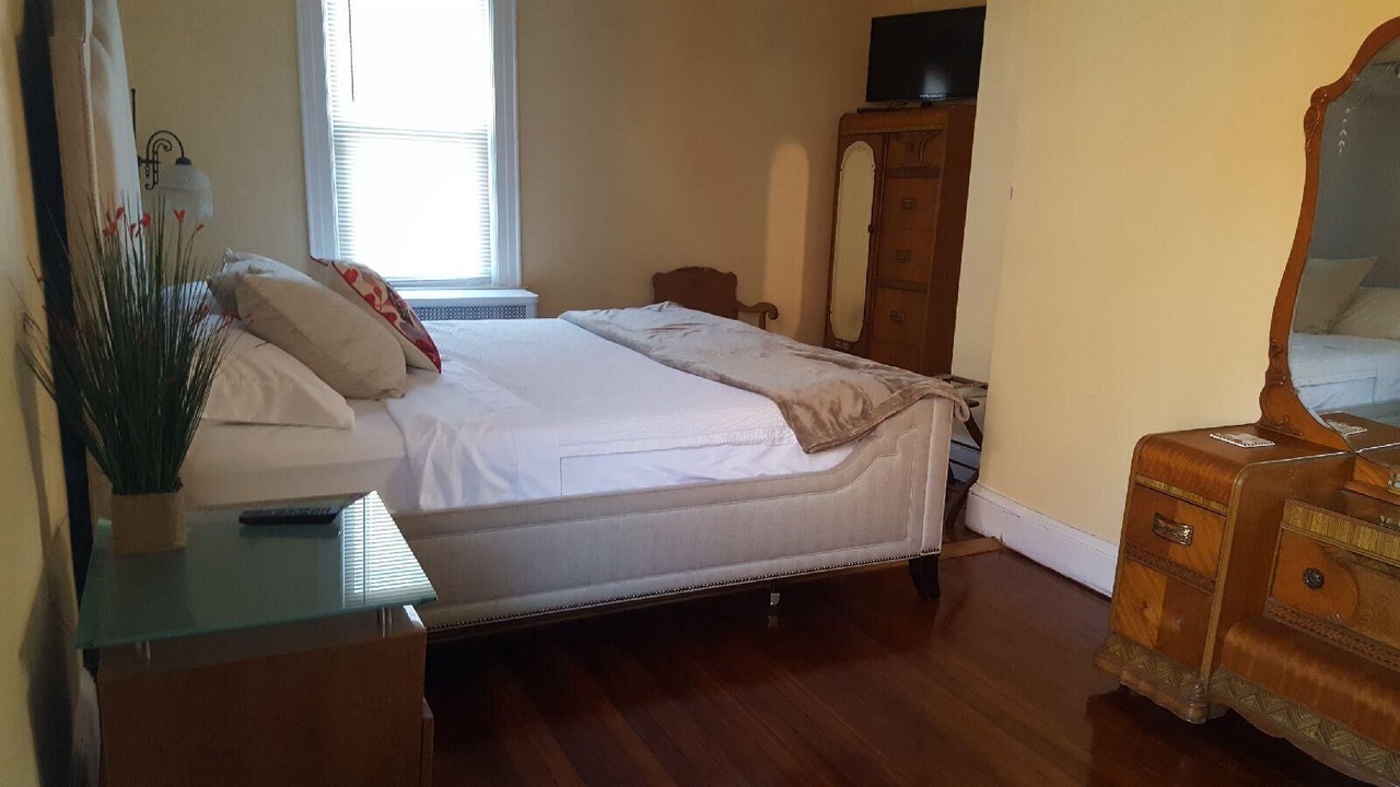 Photo of Bedroom in Queens