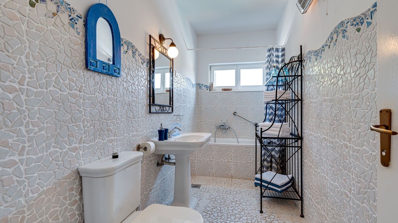 Photo of Bathroom in Pasadur