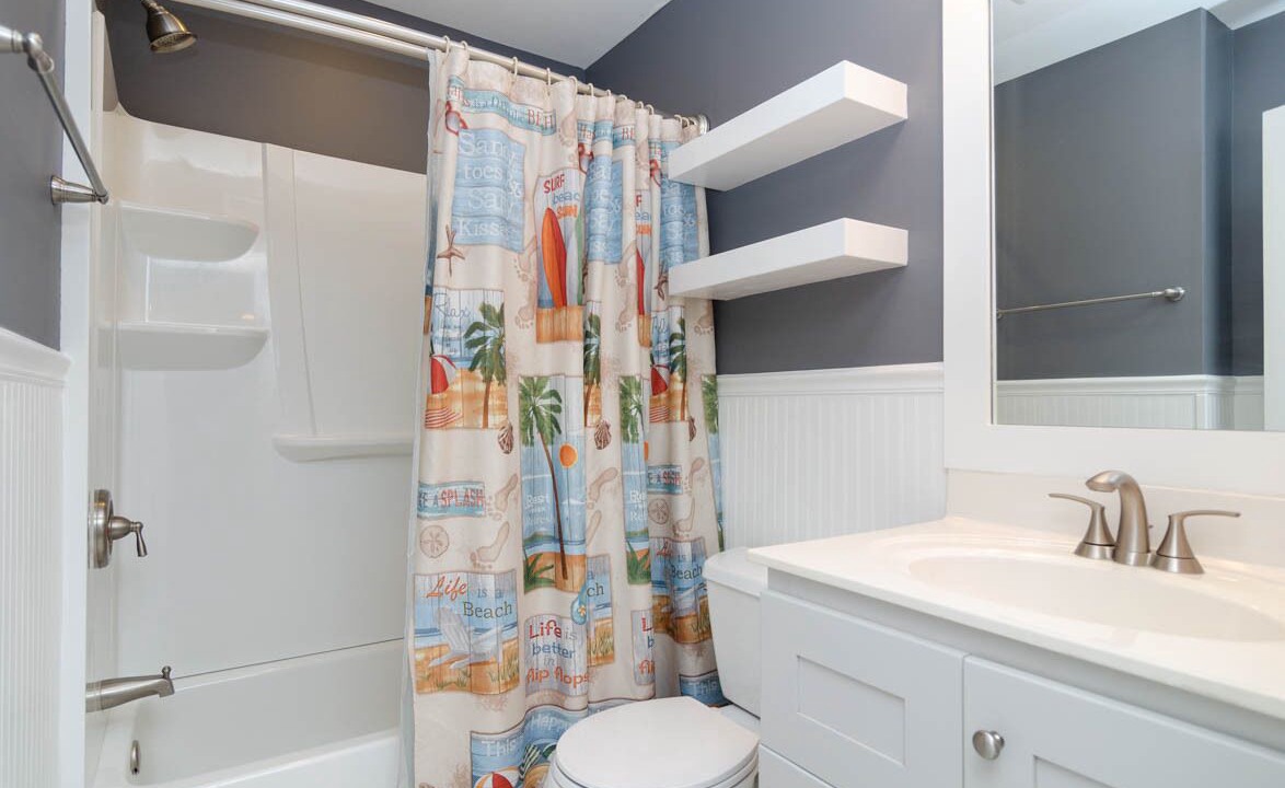 Photo of Bathroom in Wilmington Beach