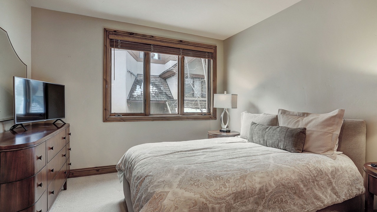 Photo of Bedroom in Edwards