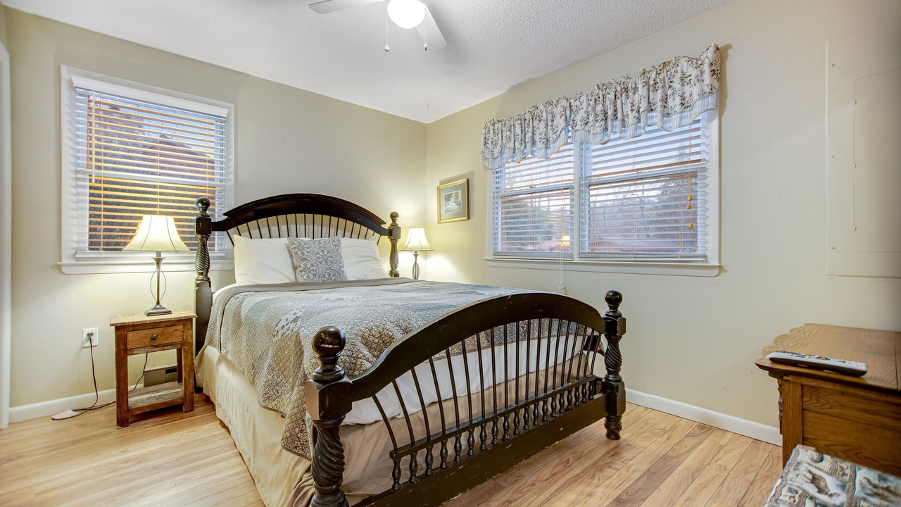 Photo of Bedroom in Cullowhee