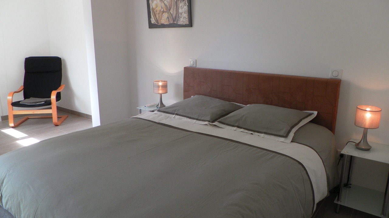 Photo of Bedroom in Locmariaquer