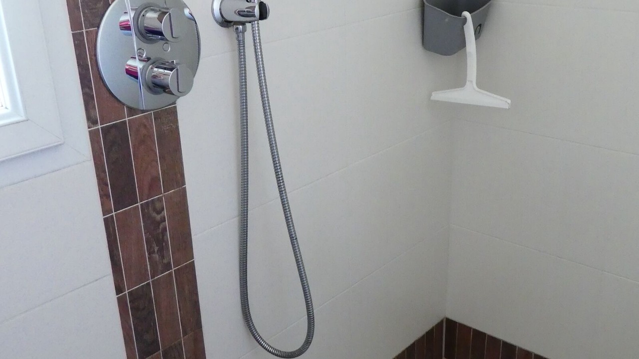 Photo of Bathroom in Locmariaquer