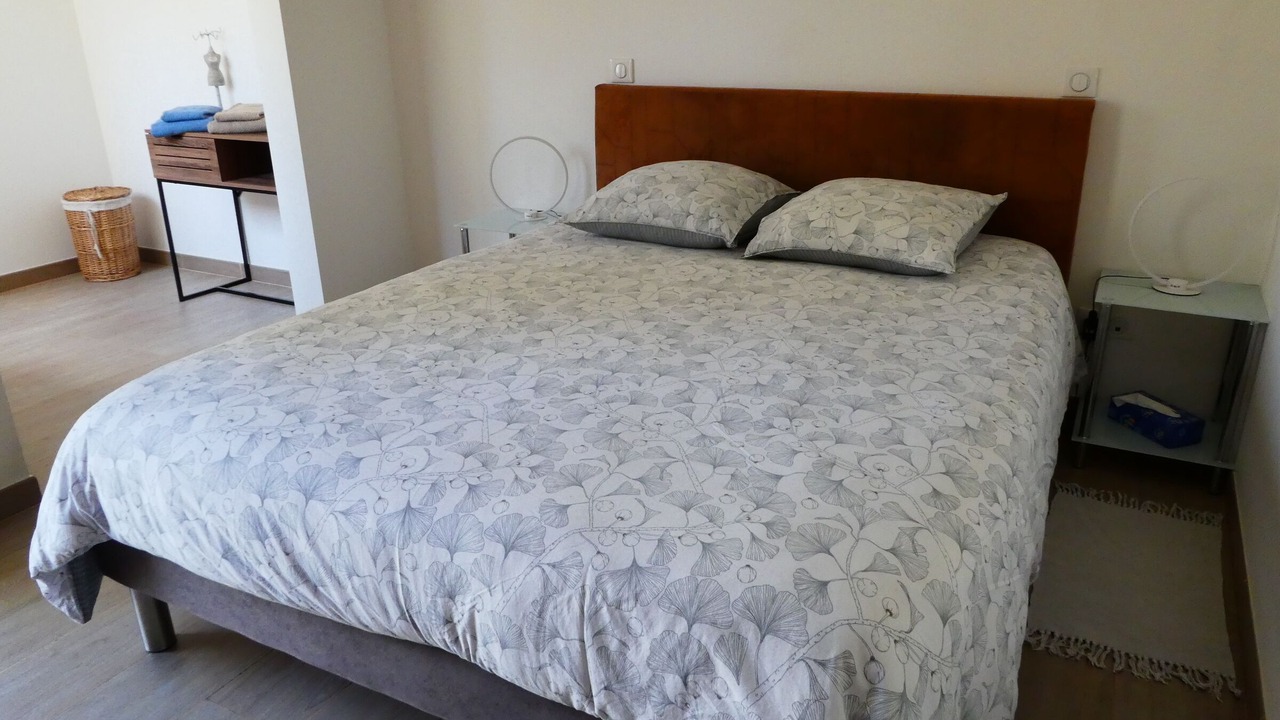 Photo of Bedroom in Locmariaquer